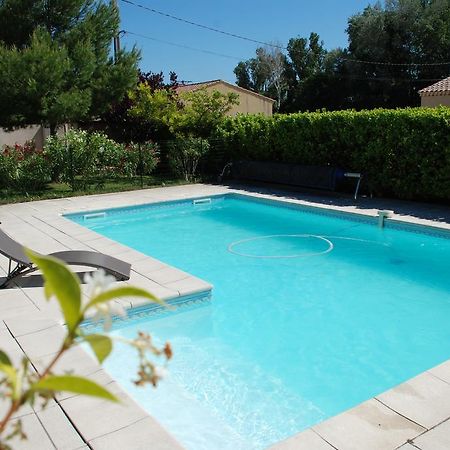 Au Bon Penequet Bed & Breakfast Pujaut Exterior photo